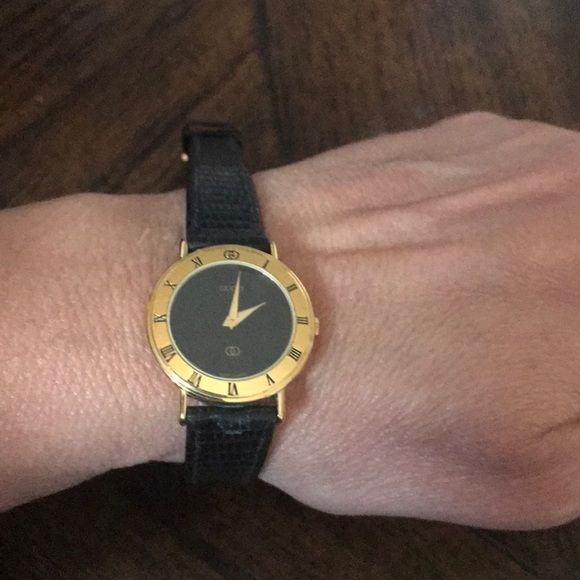 GUCCI Timeless AUTHENTIC VINTAGE  Watch 💝 - Picture 2 of 15